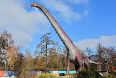 Osterwochenende: Leipziger Zoo startet Dino-Osterrallye - Zur Zeit sind Modelle von Dinosauriern ausgestellt. Foto: Maik Bohn