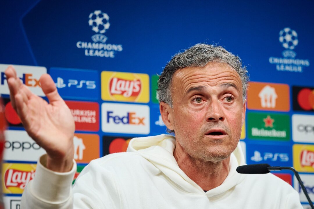 Paris-Coach Enrique erwartet Spektakel: "Presse weiß wenig" - Erwartet in Dortmund ein Duell auf Augenhöhe: PSG-Trainer Luis Enrique.