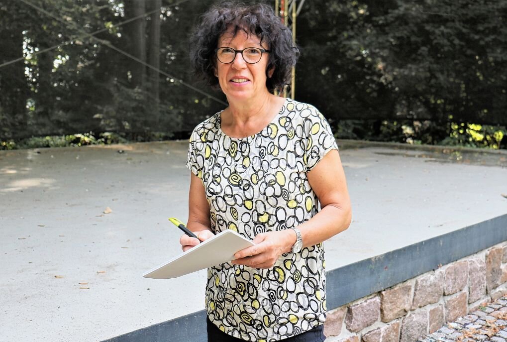 Mitinitiatorin Ina Kozanek hofft darauf, dass die Lesenacht im  Schlosspark Börnichen viele Besucher anziehen wird. Foto: Knut Berger