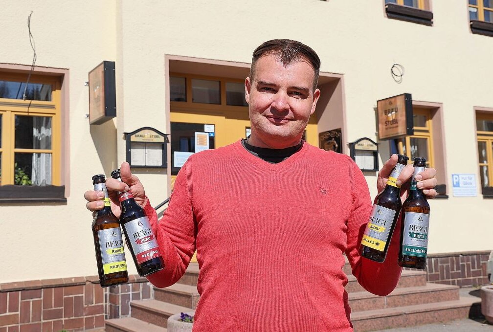 Brauerei-Chef Michael Bergt darf nach dem Markenrechtsstreit ab sofort sein Bier wieder Bergt-Bräu nennen. Foto: Peggy Schellenberger