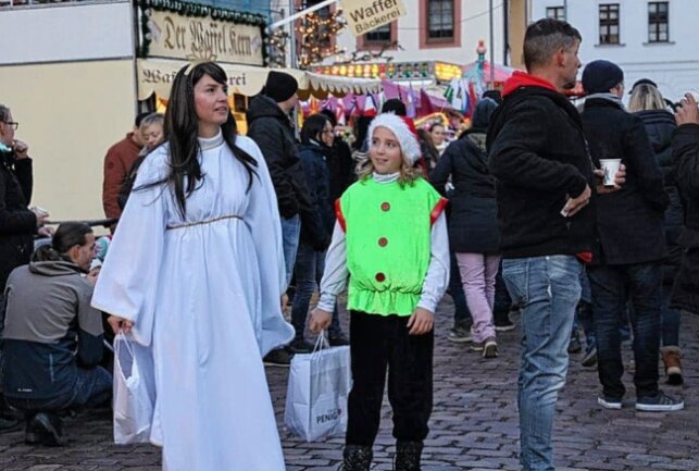 Penig: Zahlreiche Besucher stürmten den Weihnachtsmarkt - Zahlreiche Besucher waren auf dem Weihnachtsmarkt in Penig. Foto: Andrea Funke
