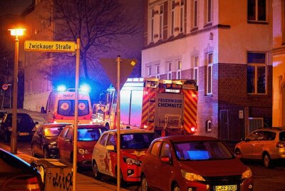 Person in Chemnitz mit Benzin angegriffen - Am Freitagabend wurde die Feuerwehr und der Rettungsdienst zu einer Körperverletzung gerufen, bei der eine Person mit Benzin angegriffen wurde. Foto: Harry Härtel/haertelpress
