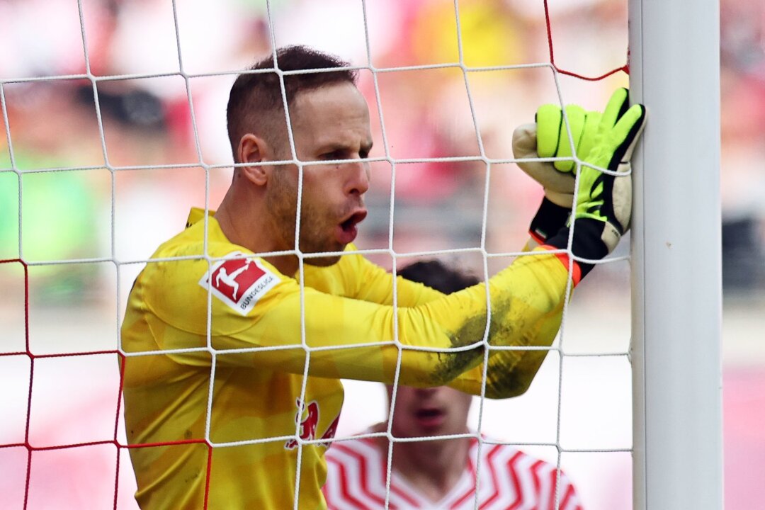 "Pete mit den Riesenhänden": Leipzig feiert Gulacsi - Leipzigs Torhüter Peter Gulacsi zeigte eine starke Leistung gegen Dortmund.