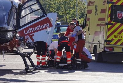 Pflegebett brennt: Mann erleidet schwerste Brandverletzungen - In Dresden kam es zu einem Wohnungsbrand, bei dem acht Personen verletzt wurden. Foto: Roland Halkasch