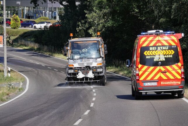 Heute kam es gegen 7.05 Uhr auf der S 36 (Umgehungsstraße) in Wilsdruff zu einem Verkehrsunfall. Foto: Roland Halkasch