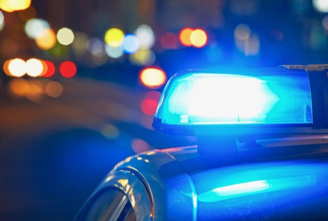 Plauen: Polizei sucht Zeugen eines schweren Raubdelikts - Symbolbild. Foto: Getty Images/iStockphoto/Chalabala
