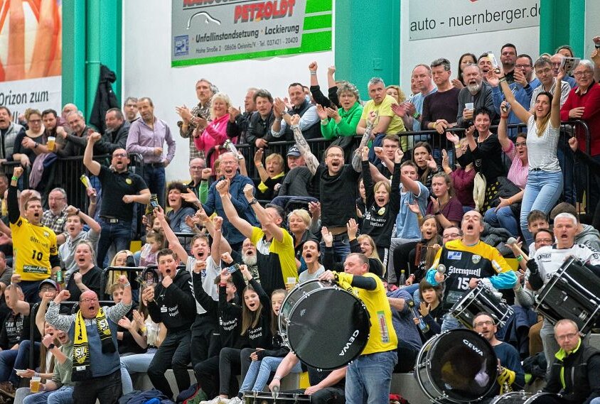 533 Zuschauer bejubelten den 26:24-Sieg ihrer Plauener gegen Bremen-Habenhausen. Foto: Oliver Orgs / Pressebüro Repert