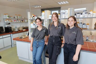 Plauener Firma übernimmt Unternehmen im Rheinland - Im Bild die Studentinnen Airide Mineikaite, Lina Petrauskaite und Dovile Vickackaite. Foto: privat