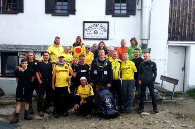Plauener Hütte: Schwarz-Gelbe Bergwanderung ein voller Erfolg - Hier eine kleine Bildergalerie. 