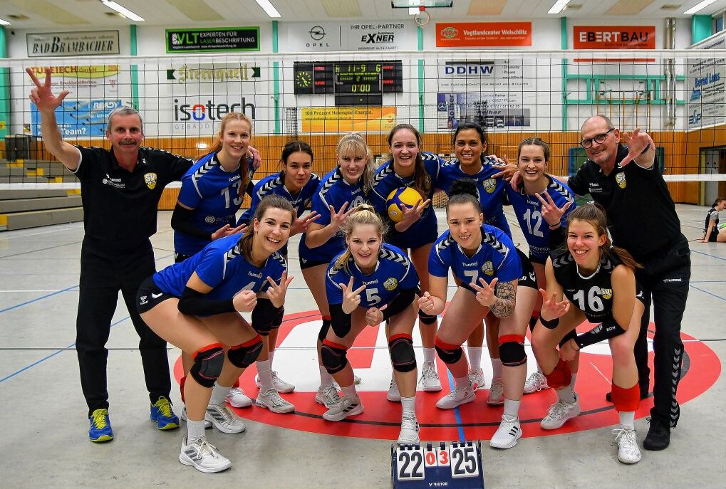 Plauener Volleyball-Girls: Sieben Siege in Folge! - Die Plauener Mädels auf der Siegerstraße. Foto:  SV 04 Oberlosa