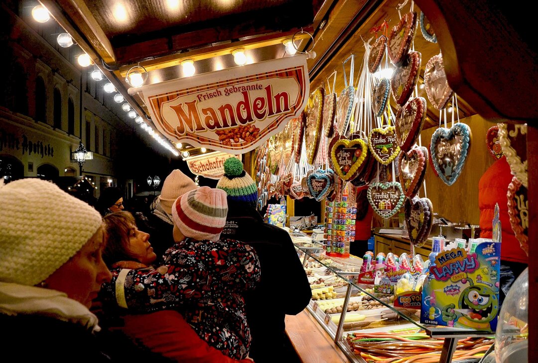 Plauener Weihnachtsmarkt steht in den Startlöchern - Vom 28. November bis 23. Dezember ist der Plauener Weihnachtsmarkt täglich von 11 bis 20 Uhr geöffnet.Foto: Karsten Repert