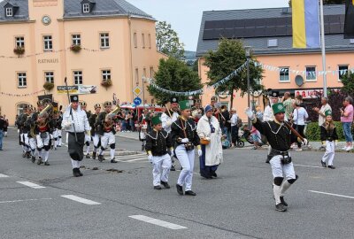 Pockau-Lengefeld: Stadtfest endet mit grandiosem Festumzug - Natürlich fehlte auch das Thema Bergbau nicht. Foto: Jana Kretzschmann