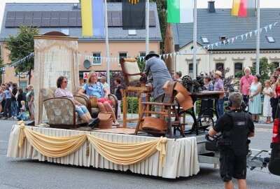 Pockau-Lengefeld: Stadtfest endet mit grandiosem Festumzug - Das Sattlerhandwerk in Lengefeld. Foto: Jana Kretzschmann