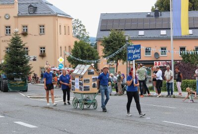 Pockau-Lengefeld: Stadtfest endet mit grandiosem Festumzug - Attraktiv wohnen wird in Lengefeld großgeschrieben. Foto: Jana Kretzschmann