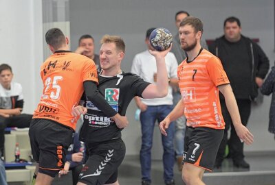 Pokal-Aus für HSV-Männer - Zwönitz hat sich Hoyerswerda geschlagen geben müssen - am Ball Clemens Fritsch. Foto: Ralf Wendland