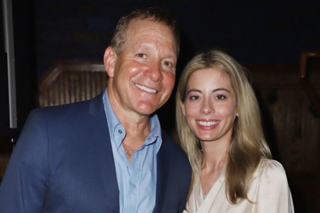 Glücklich verheiratet: Steve Guttenberg und seine zweite Ehefrau Emily Smith.