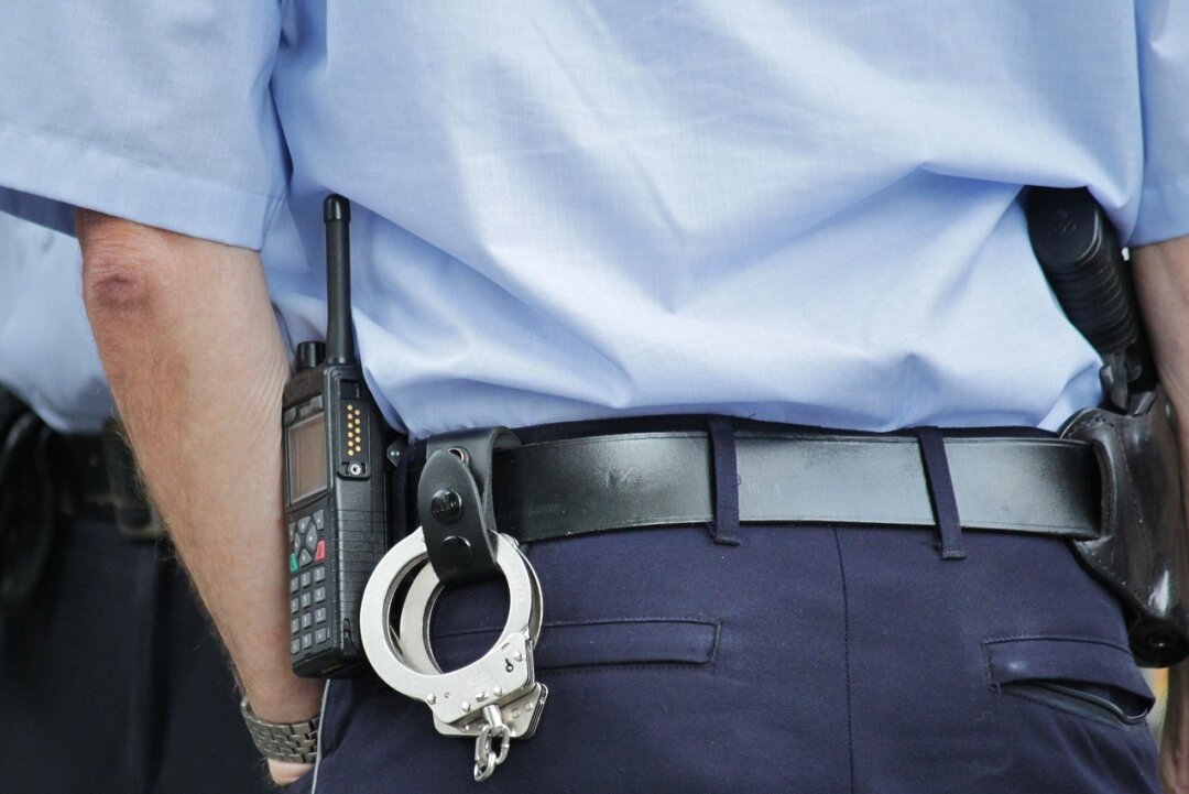 Polizei ermittelt wegen besonders schweren Diebstahls - Diebstahl eines PKW Toyota. Foto: pixabay/cocoparisienne