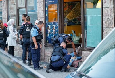 Polizei-Großeinsatz: Heftige Auseinandersetzung in Chemnitzer Innenstadt - Am Donnerstagabend kam es zu einem großen Polizeieinsatz in der Reitbahnstraße in Chemnitz. Foto: Harry Härtel