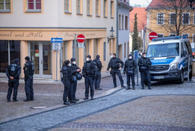 Die Polizei sicherte die Freiberger Nikolaikirche ab. Foto: B&S/Bernd März 