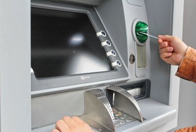 Polizei sucht Zeugen für gesprengten Geldautomaten - Symbolbild. Foto: Pixabay/ Peggy_Marco