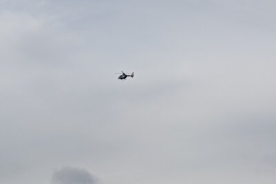 Am Freitagmittag wurde eine tote Person in der Zschopau gesichtet. Hubschrauber unterstützt bei der Suche.