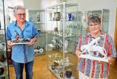 Porzellanausstellung in Fraureuth ist zurück - Anette Böhme und Klaus Falk vom Förderverein. Foto: Th. Michel