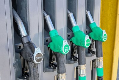 Preisschock: Benzin und Zigaretten in Tschechien künftig deutlich teurer - Der Preis für einen Liter Diesel ist im Nachbarland um etwa sechs Cent gestiegen. Foto: pixabay