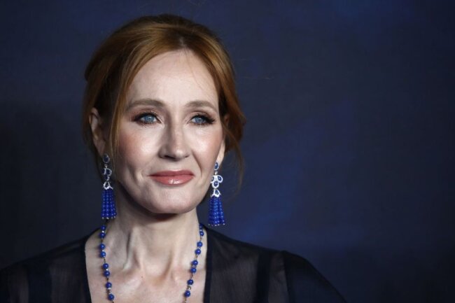 "Harry Potter"-Erfinderin J.K. Rowling ist um ihre Sicherheit besorgt. Hintergrund ist eine seit langer Zeit schwelende Transphobie-Debatte um ihre Person.