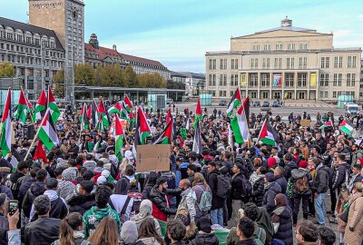 Pro-Palästina-Demonstranten versammeln sich in Leipzig - Mehrere hundert Personen versammeln sich in Leipzig. Foto: Archeopix