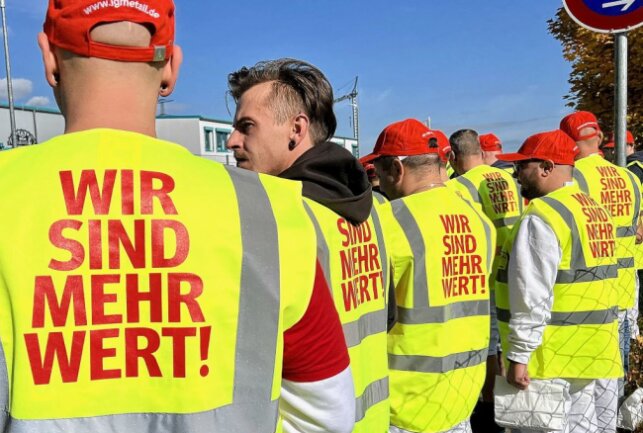 Protest-Aktion vor den Toren von Siemens in Zwönitz - Vorm Werktor bei Siemens in Zwönitz hat es heute Protest gegeben. Foto: Ralf Wendland