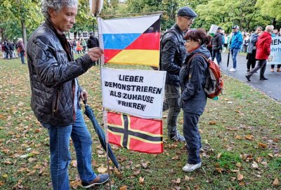Protest am Montagabend in Chemnitz mit mehreren Tausend Teilnehmern - Montagprotest in Chemnitz von "Chemnitz steht auf". Foto: Harry Härtel