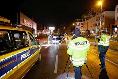 Rabenstein: Frau von Auto erfasst und schwerstverletzt - Unfall an der Oberfrohnaer Straße. Foto: Harry Härtel