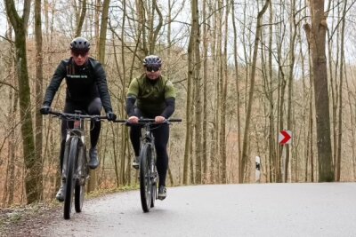 Radeln für den guten Zweck: Heavy24 Challenge übergibt Spenden an drei Chemnitzer Vereine - Teilnehmer Manuel Fritzsch (links) und Eric Vincent sind unter den Startern der Xmas Challenge. 