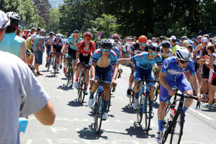Radsportler und pralle Sonne heizen den Sachsenring ein - Am Sonntag fanden auf dem Sachsenring die Deutschen Meisterschaften im Straßenradsport statt.