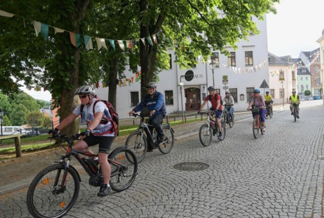 In Lößnitz startet heute der 10. Radl-Ohmd - Treffpunkt ist am Rathaus. Foto: Ralf Wendland