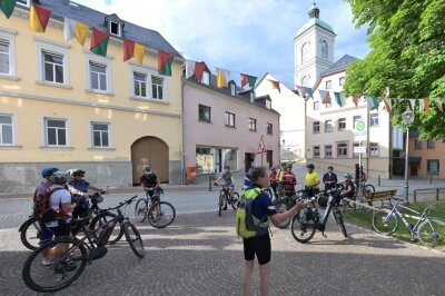 Radtour: 10. Radl-Ohmd startet heute in Lößnitz - In Lößnitz startet heute der 10. Radl-Ohmd - Treffpunkt ist am Rathaus. Foto: Ralf Wendland