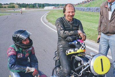 Ralph "Bohni" Bohnhorst feiert 60. Geburtstag - Feierlichkeiten zu 70 Jahre Sachsenring 1997 - Ralph Bohnhorst war dabei. Foto: Günter Horn
