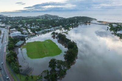 Regenchaos in Sydney: Wohnviertel versinken im Wasser - Eine Luftaufnahme zeigt das Ausmaß der Überschwemmungen.