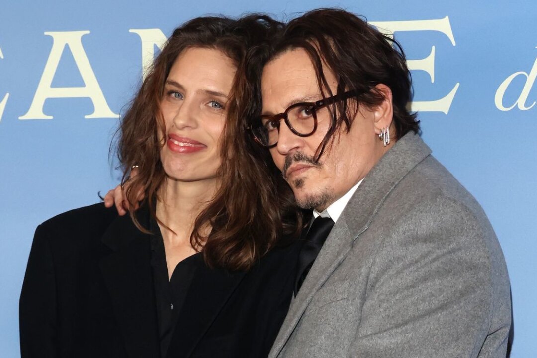 Regisseurin über Zusammenarbeit mit Johnny Depp: "Die Crew hatte Angst vor ihm" - Ein nicht einfacher Drehpartner: "Jeanne du Barry"-Regisseurin Maïwenn und ihr Hauptdarsteller Johnny Depp.