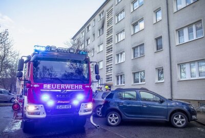 Reinsdorf: Evakuierung eines Wohnkomplexes nach Küchenbrand - In Reinsdorf brannte am Freitag eine Wohnung im dritten Obergeschoss. Es wurden keine Personen verletzt. Foto: Bernd März