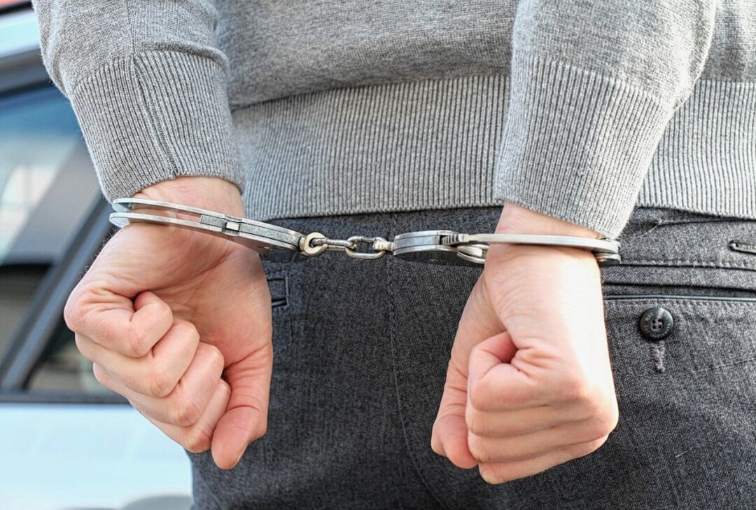 Reitzenhain: Bundespolizei vollstreckt zehn Haftbefehle - Drei Personen in JVA - Symbolbild. Foto: Pixabay/4711018