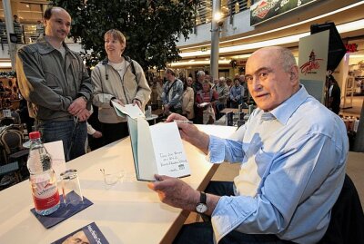 Reporterlegende Heinz Florian Oertel wird 95 - Heinz Florian Oertel wird am Sonntag 95! Foto: Harry Härtel / heartelpress