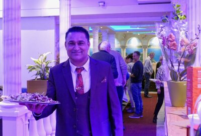 Restaurant bringt neues Flair auf den Zschopauer Markt - Gleich am ersten Abend konnte Kanwaljit Singh über 70 Gäste begrüßen. Foto: Andreas Bauer