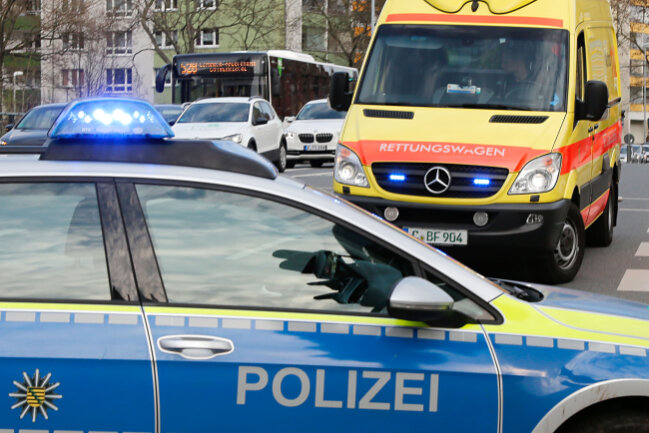 Richtungspfeil missachtet: Zwei Verletzte in Zwickau - 