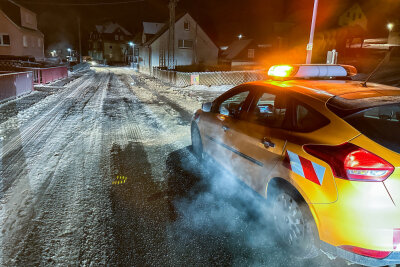 Rohrbruch und vereiste Straße bei minus 14 Grad in Gelenau - 