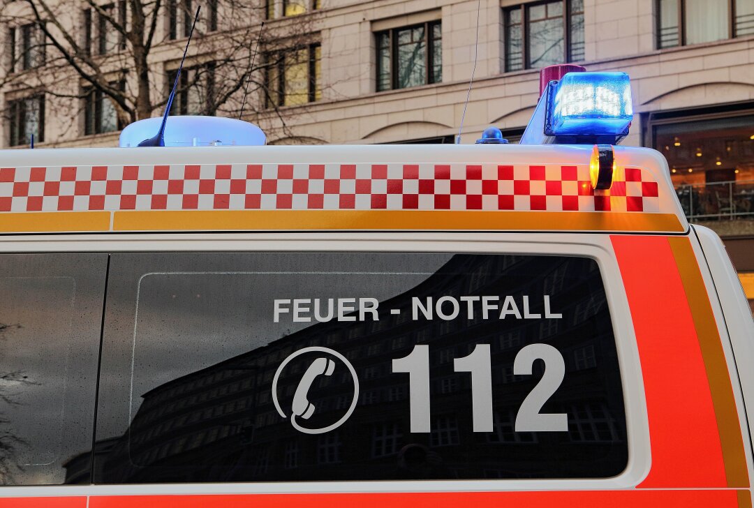 Rote Ampel überfahren: E-Roller-Fahrer schwer verletzt - Symbolbild. Foto: Getty Images/iStockphoto/Lux_D