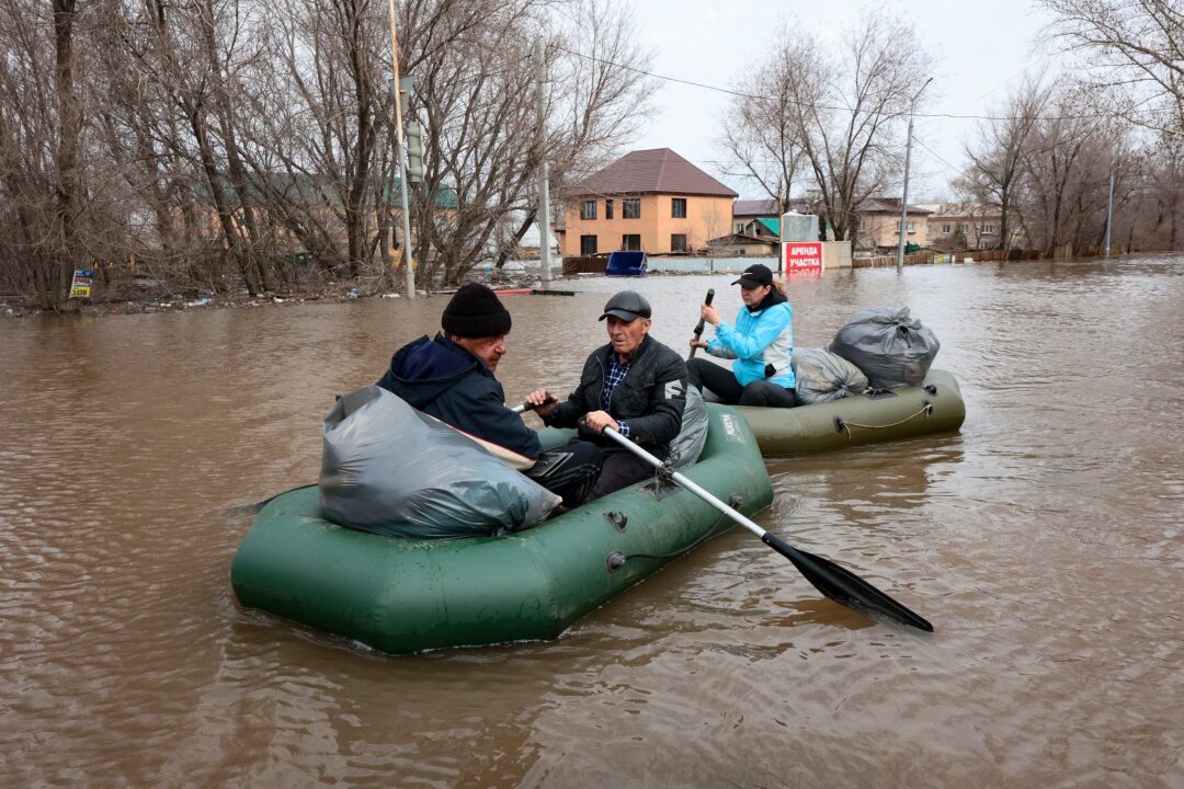 Russisches Flutgebiet: Wasser erreicht neuen Höchststand - Die Überschwemmungen lösten die Evakuierung Tausender Menschen in der Region Orenburg aus, die etwa 1200 Kilometer südöstlich der Hauptstadt Moskau liegt.