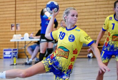 Sachsenliga-Handballerinnen aus Marienberg vergeigen das erste Heimspiel - Auf sieben Treffer brachte es die beste HSV-Werferin: Natalie Holeckova. Foto: Andreas Bauer