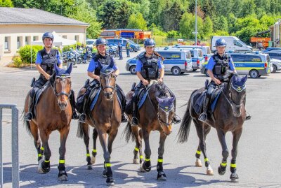 Sachsenring: Polizei und Retter ziehen positives Fazit - Vier Damen der Reiterstaffel waren am Sachsenring unterwegs. Foto: Marcus Pfeifer