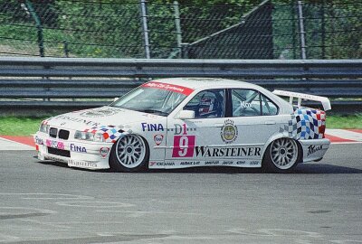 Sachsenring-Premieren-Sieger wird 60 Jahre alt - Peter Kox wurde 1995 als BMW-Werksfahrer Gesamtzweiter des STW. Foto: Thorsten Horn